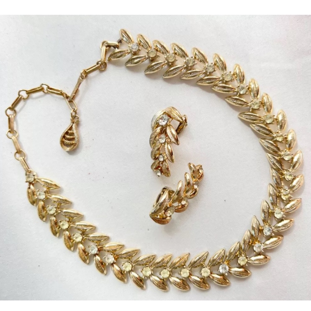 Coro Necklace & Earrings Leaf Chevrons Glass Stones